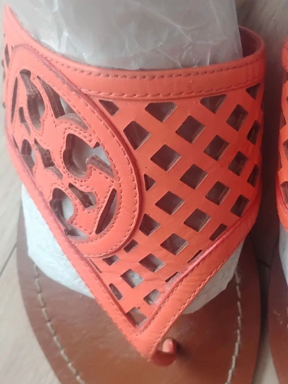 Tory Burch Orange Leather Cutout Thong Sandals 6.5 - Picture 4 of 8